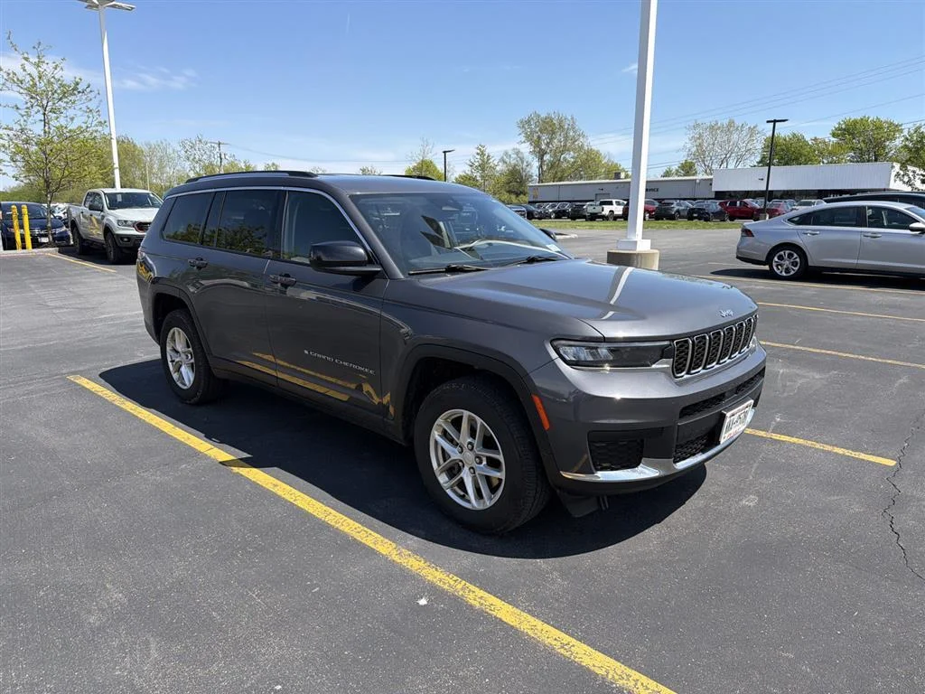 2021 Jeep Grand Cherokee L Laredo's photo