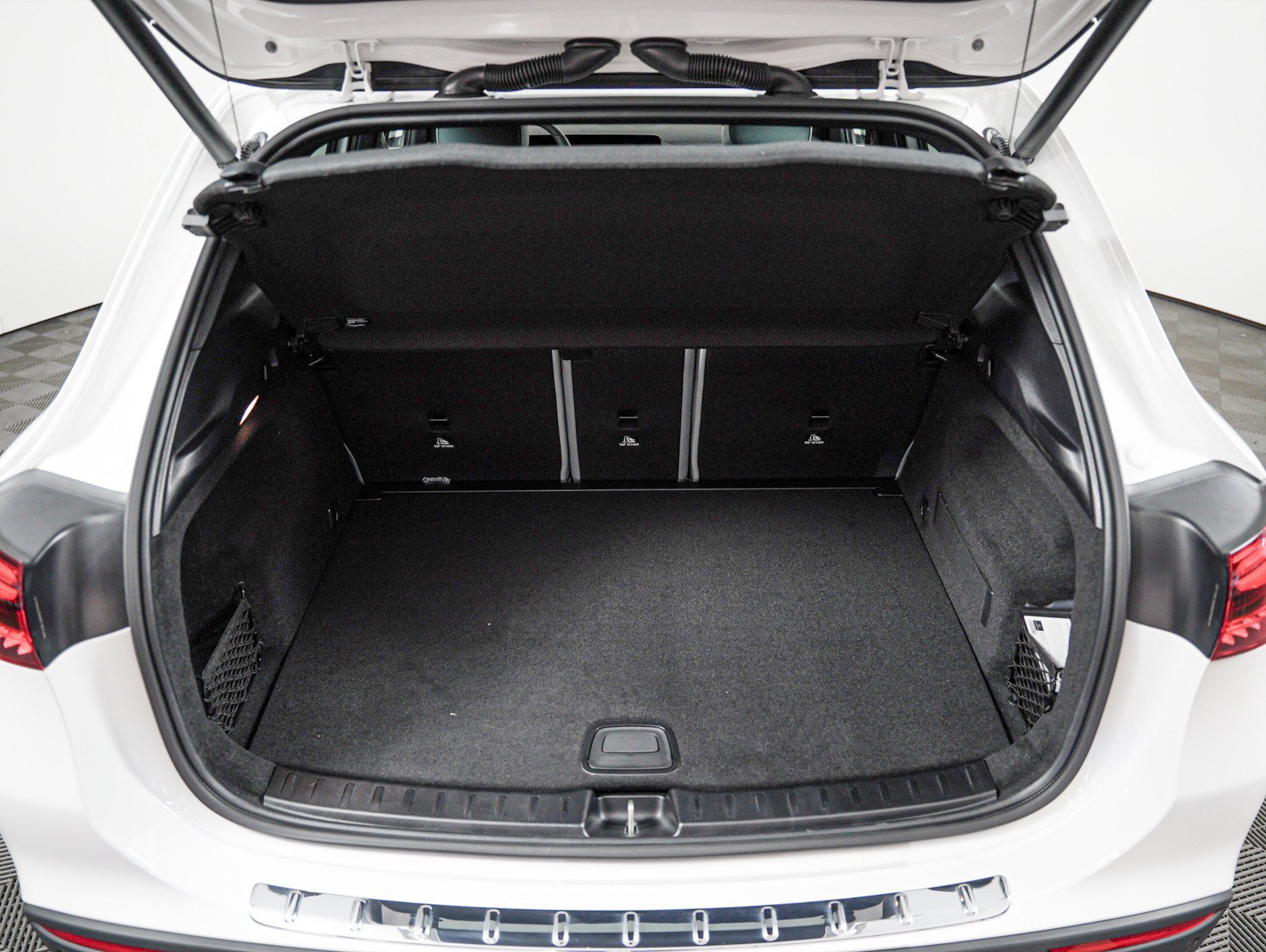 New 2026 Polar White Mercedes-Benz GLA 250 image 5