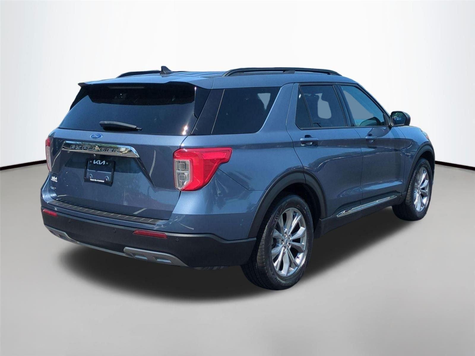 Used 2021 Infinite Blue Metallic Tinted Clearcoat Ford XLT image 15