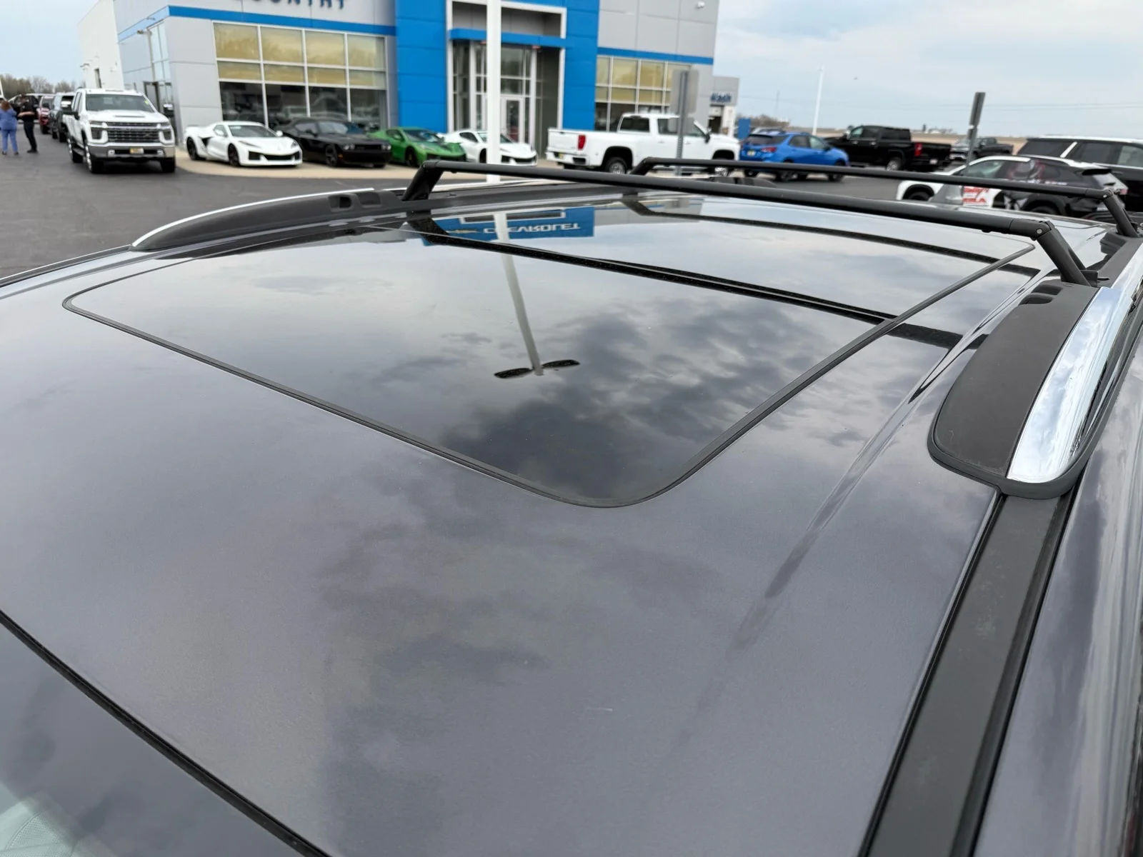 Used 2020  Chrysler Limited image 11