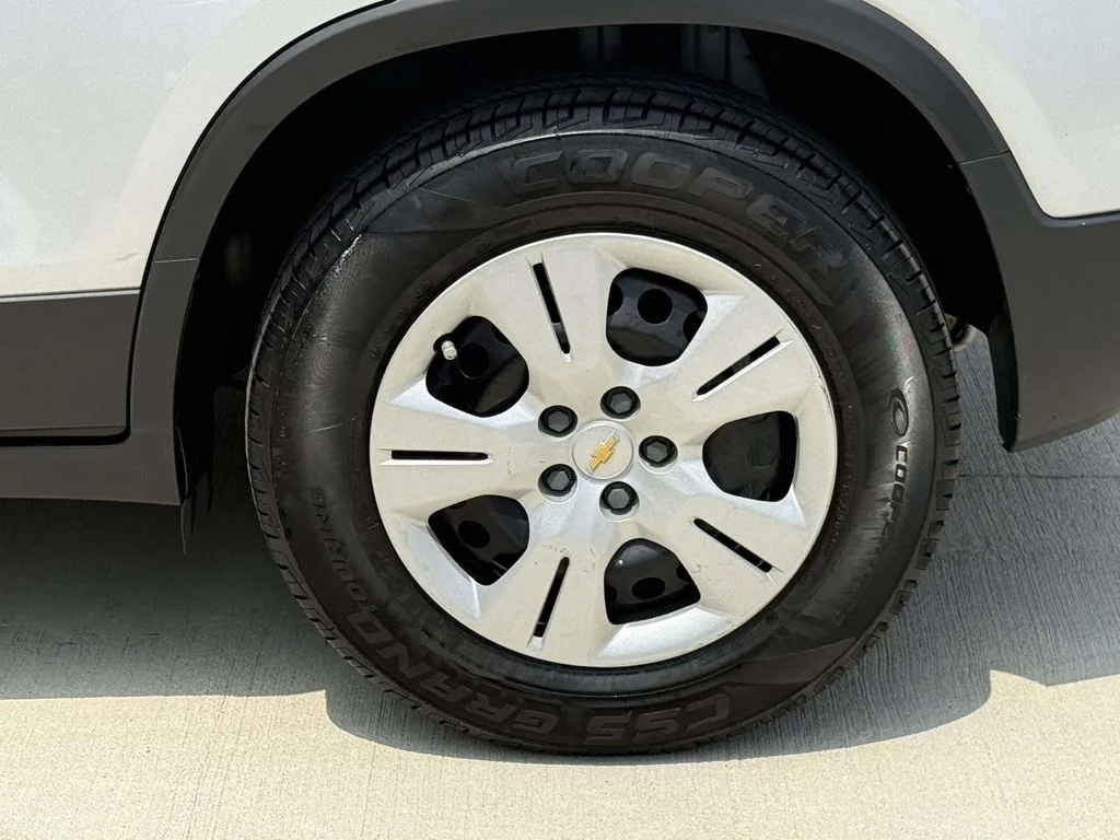 Used 2019 Silver Ice Metallic Chevrolet LS image 7