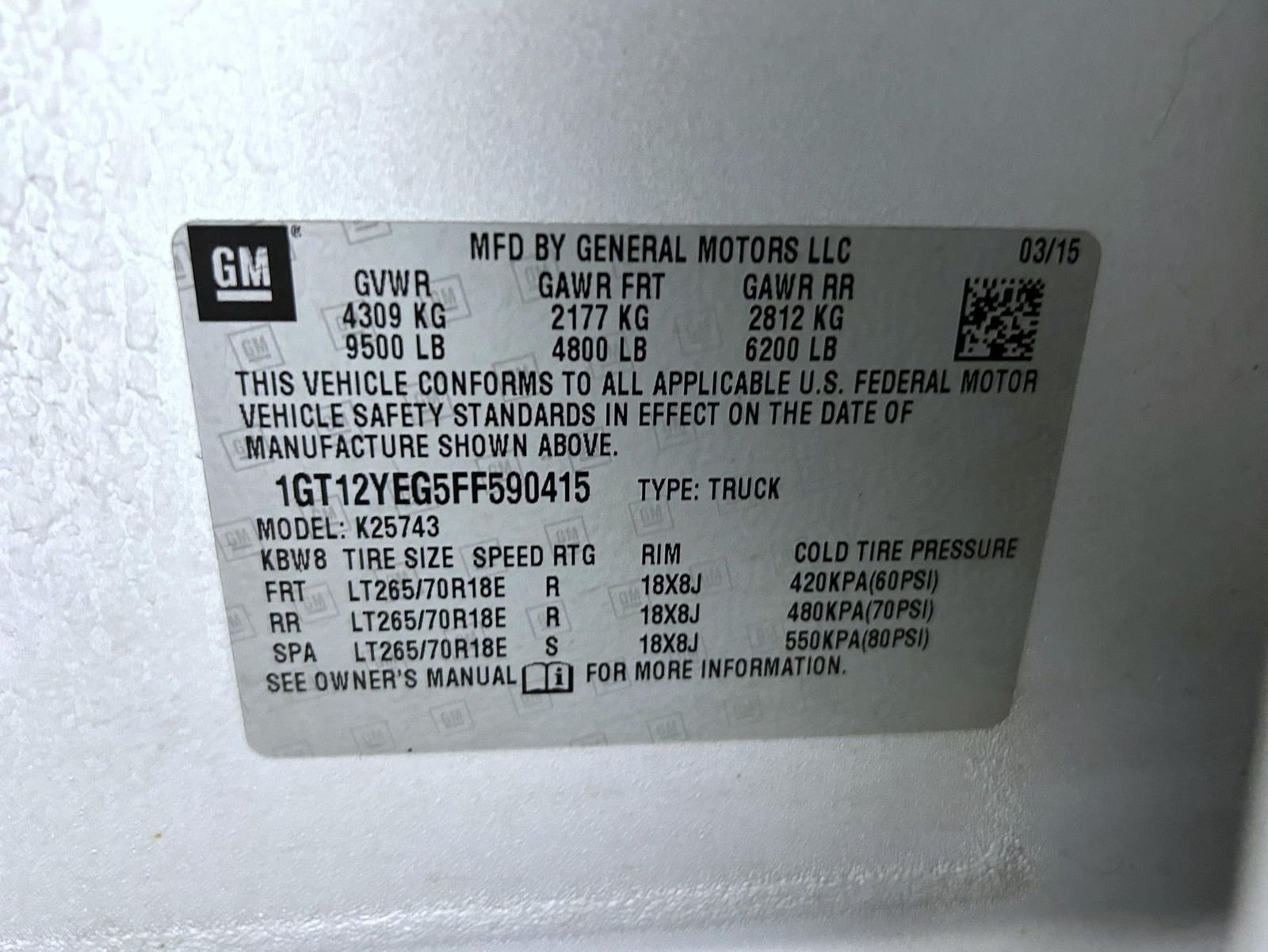 Used 2015 Silver GMC SLE image 24