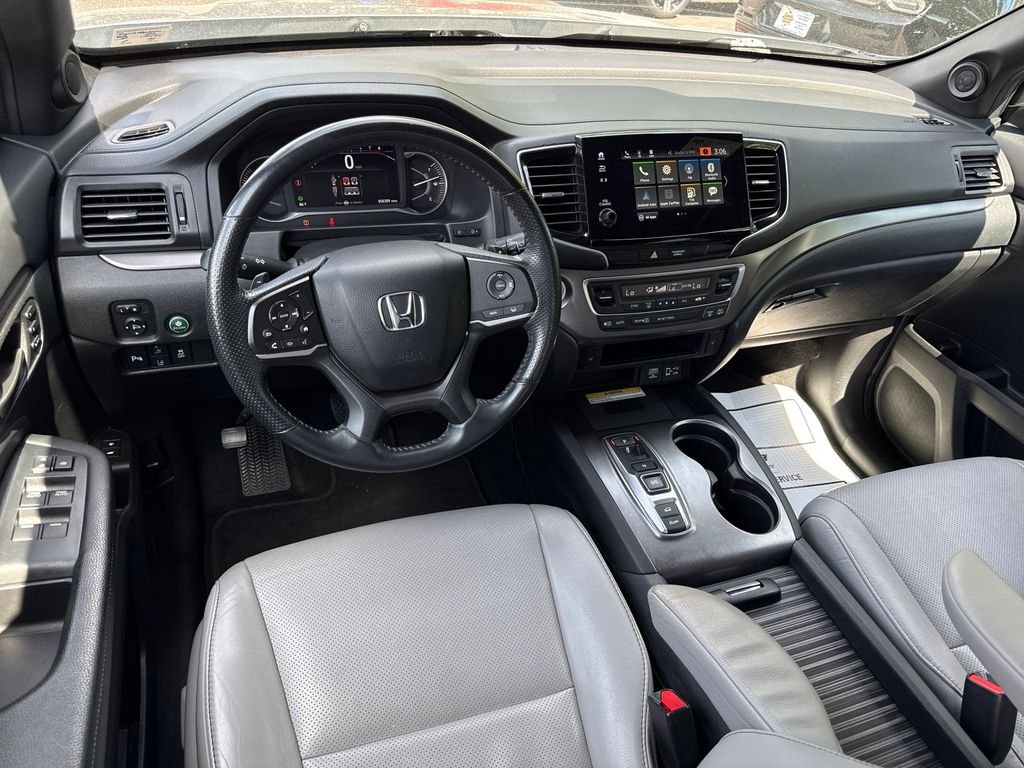 Used 2022 Silver Honda EX-L image 19