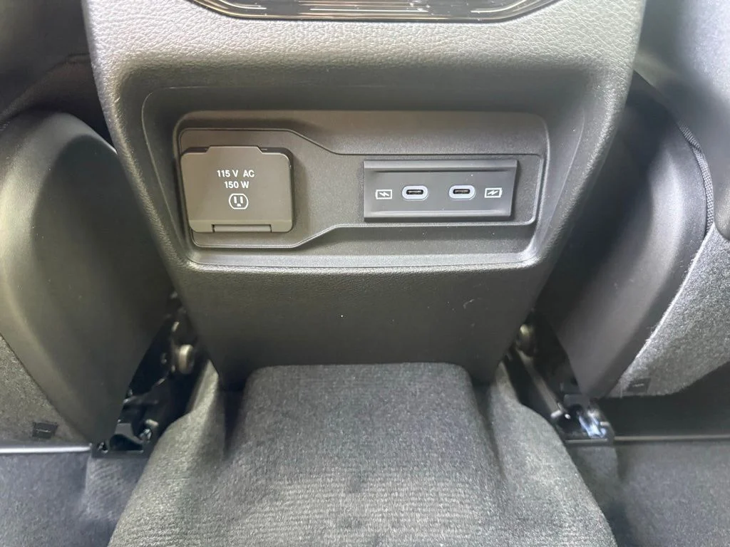 New 2026 Baltic Gray Metallic Clear-Coat Exterior Paint Jeep Laredo image 37