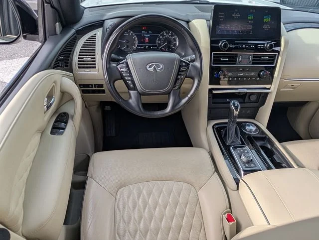 Used 2024 White INFINITI Sensory image 8