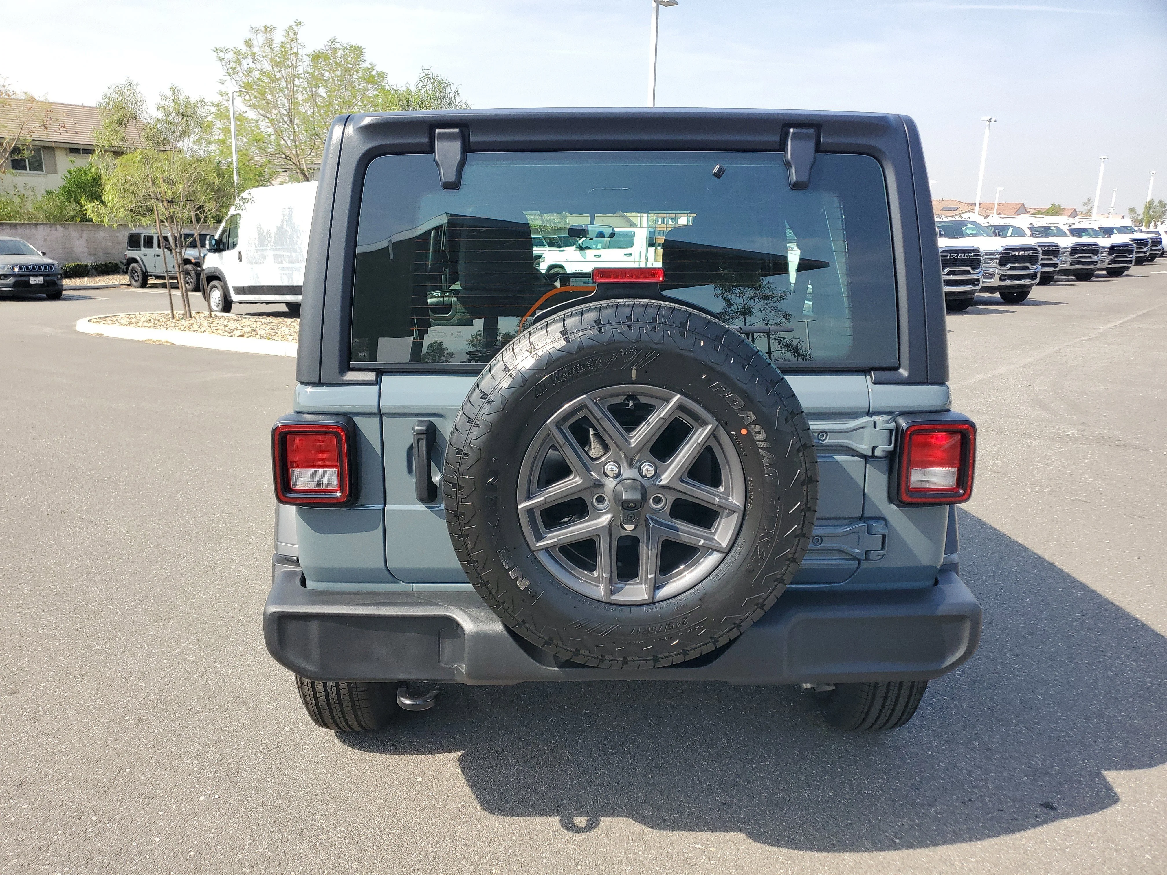 New 2026 Anvil Clear-Coat Exterior Paint Jeep Sport image 4