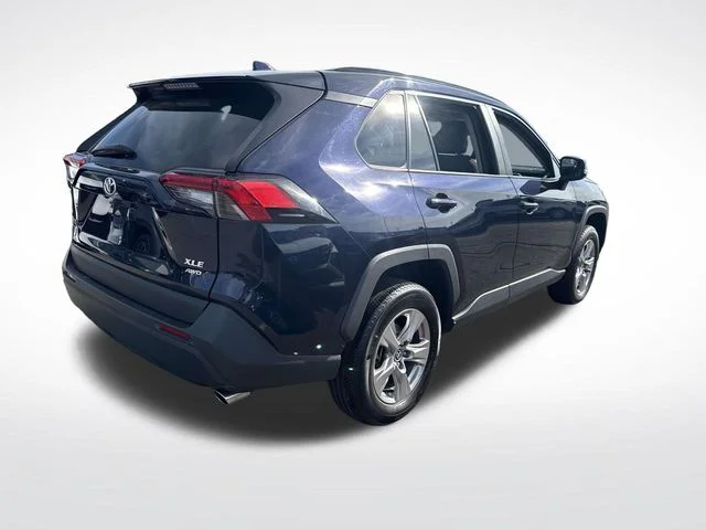 Used 2025  Toyota XLE image 8