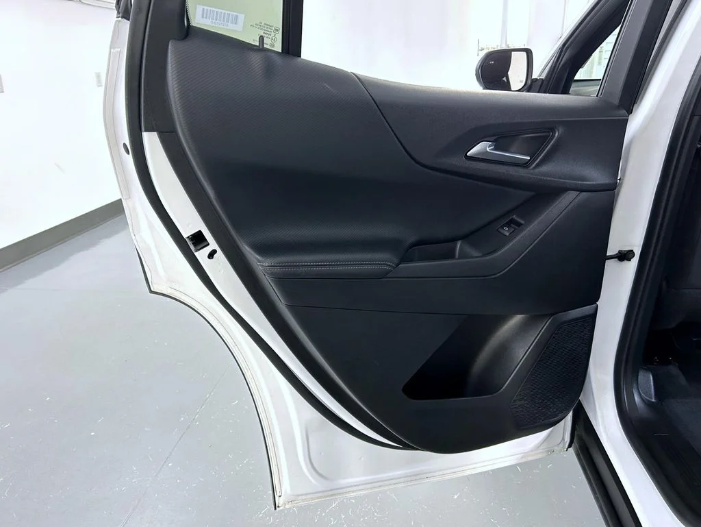 Used 2025 White Chevrolet LT image 20