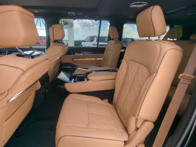 New 2026 High Gloss Black Exterior Paint Jeep Summit Reserve image 17
