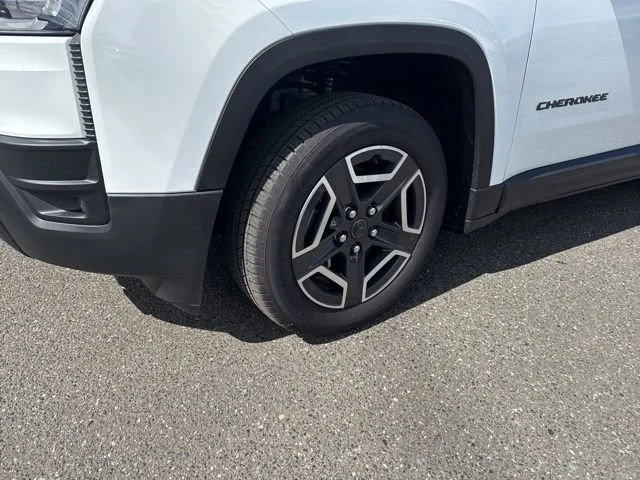 New 2026 Bright White Clearcoat Jeep Limited image 4