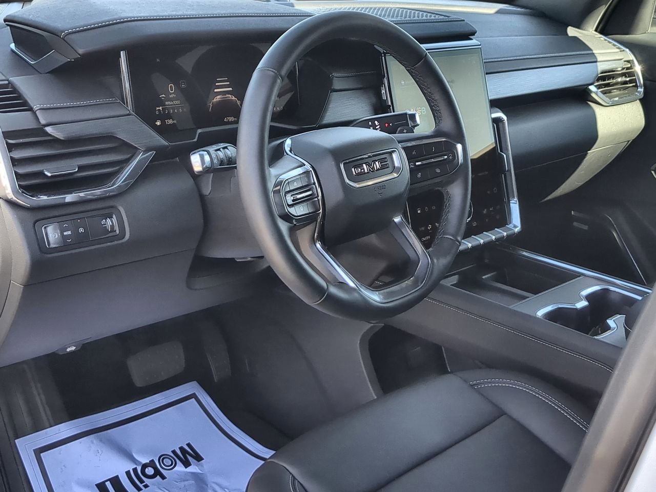 Used 2025 Summit White GMC Elevation image 10
