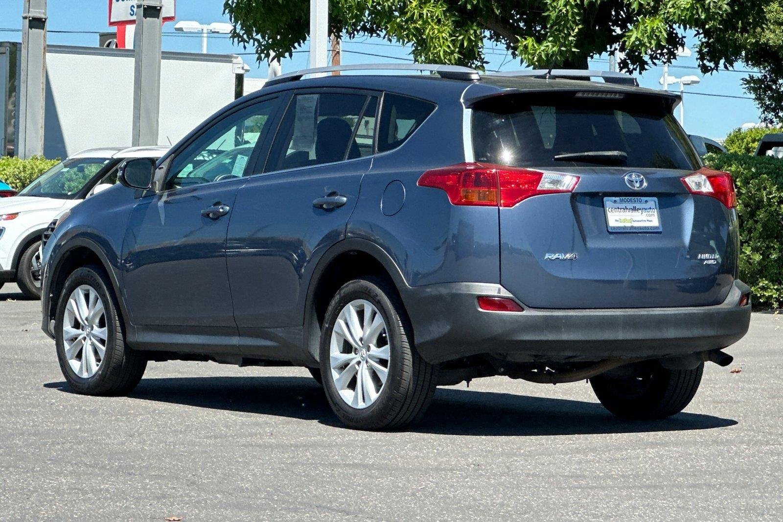 Used 2013 Shoreline Blue Pearl Toyota Limited image 5