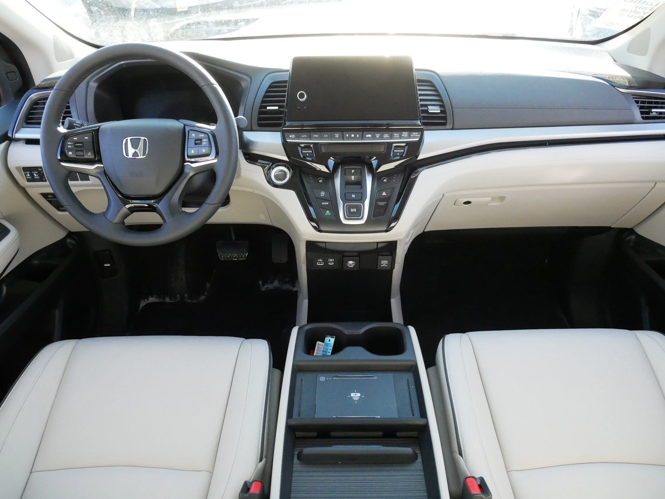Used 2026 Radiant Red Metallic II Honda Touring image 10
