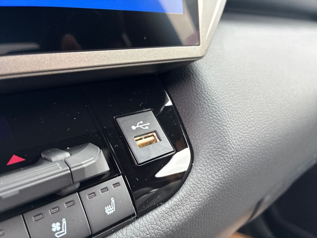 2026 Toyota Tundra Limited - Photo 32