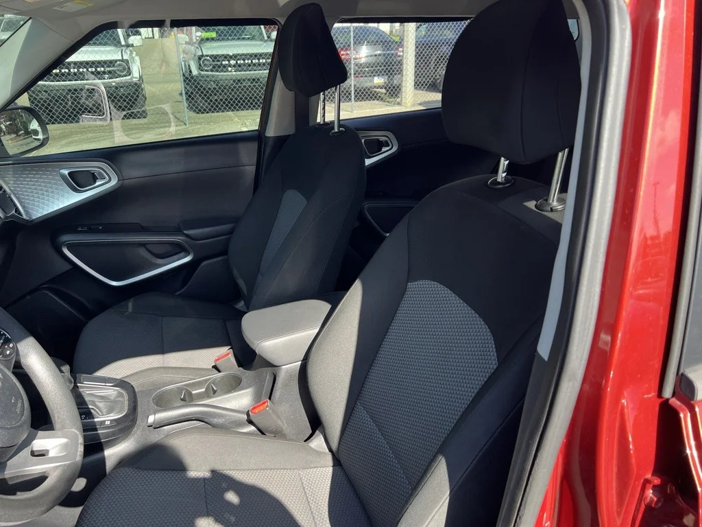 2023 Kia Soul LX - Photo 9