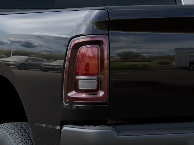 New 2026 Diamond Black Crystal Pearl-Coat Exterior Paint RAM Tradesman image 5