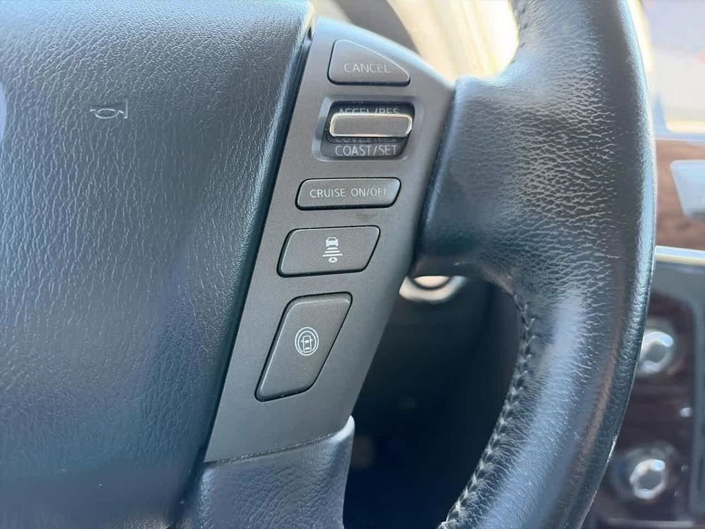Used 2018 Silver Nissan SL image 26