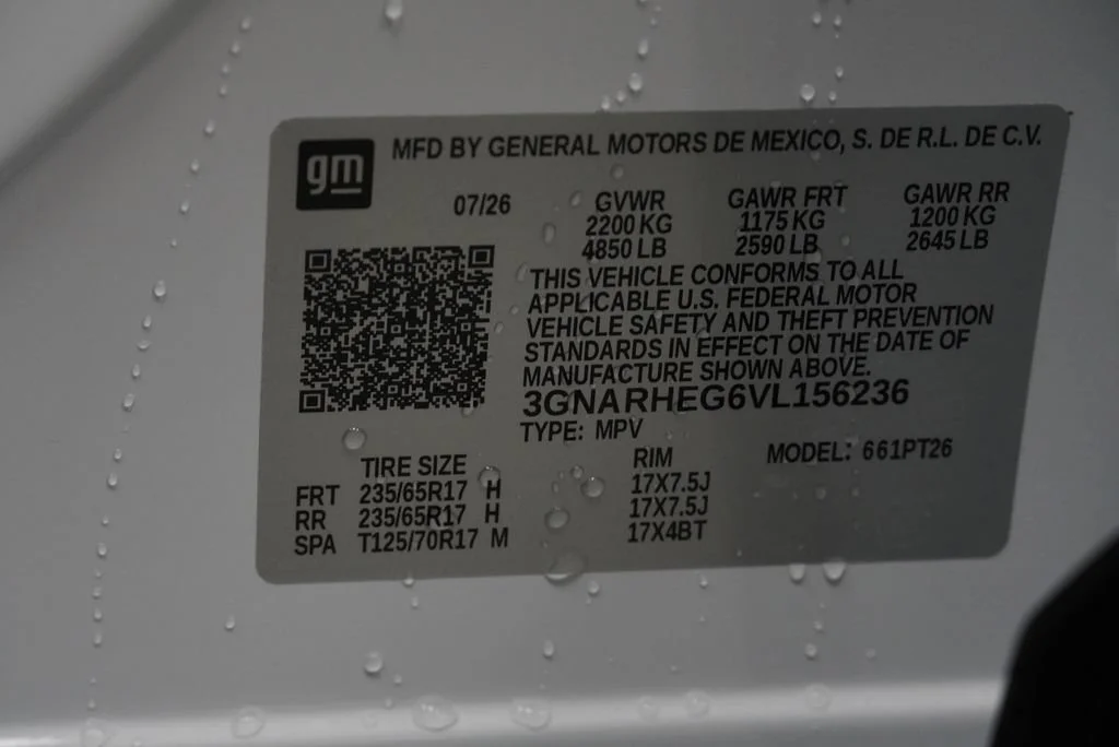 New 2027 Summit White Chevrolet LT image 42