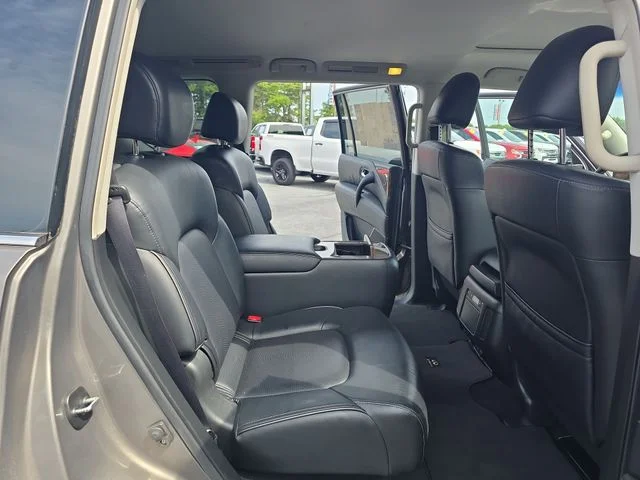 Used 2017 Gray INFINITI Base image 12