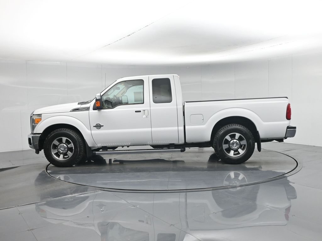 Used 2013 White Ford Lariat image 29