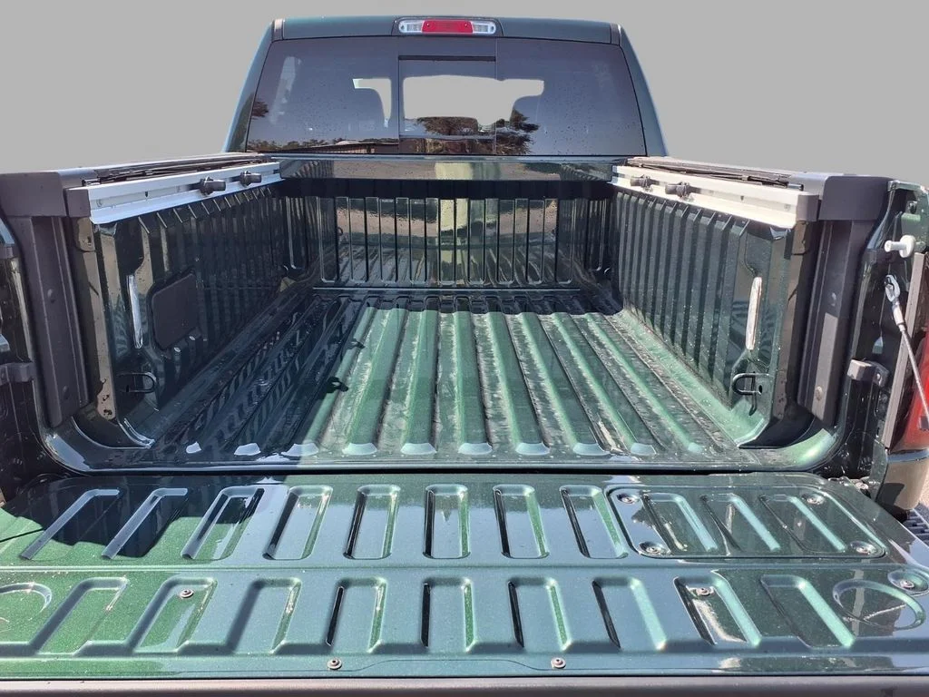 New 2027 Serrano-Green Metallic Exterior Paint RAM Laramie image 24