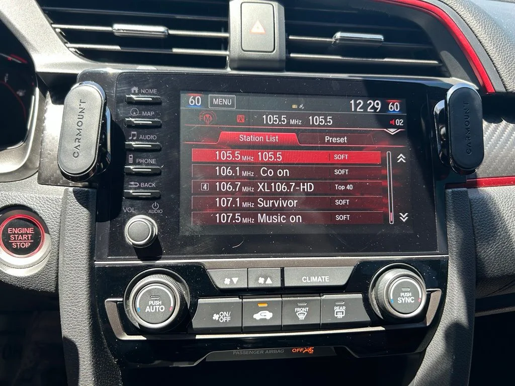 Used 2019  Honda Touring image 19