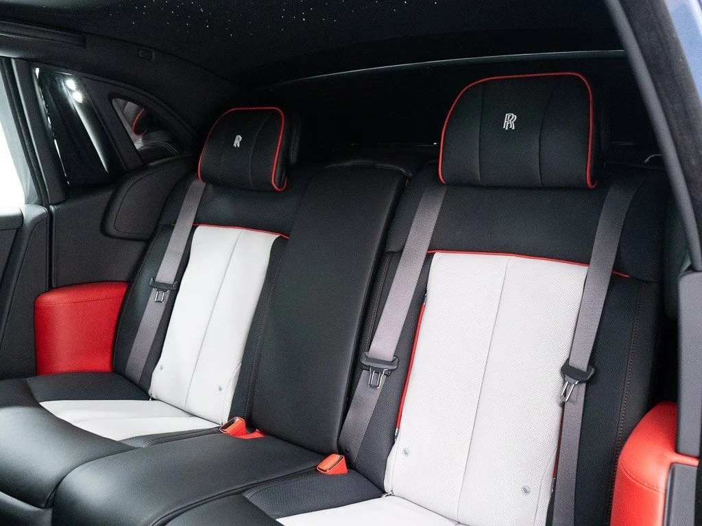 Used 2026 Black Diamond over Iguazu Blue Rolls-Royce  image 25