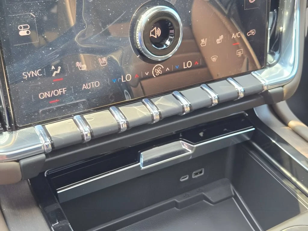 2026 GMC Yukon XL Denali Ultimate - Photo 37