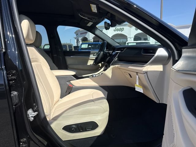 New 2025 Black Jeep Limited image 15