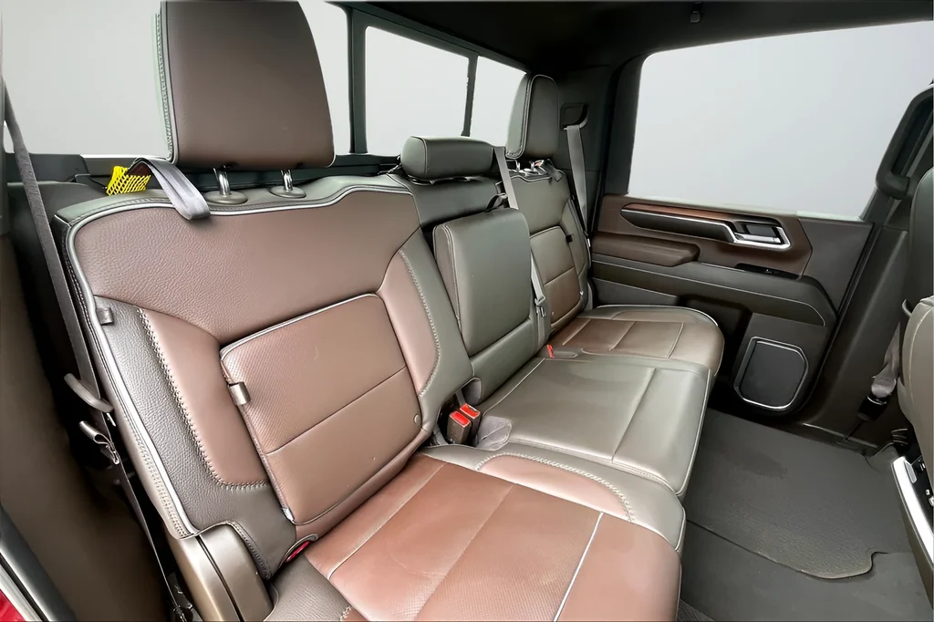 Used 2024 Red GMC Denali image 21