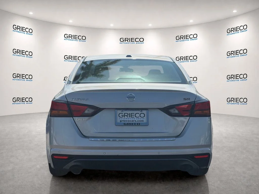 Used 2021 Silver Nissan 2.5 SR image 6