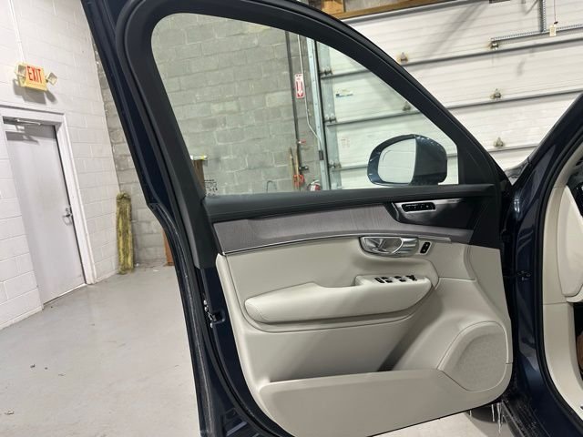 New 2026 Denim Blue Volvo Ultra image 11
