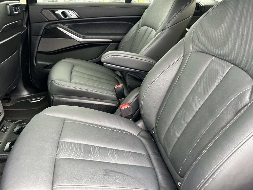 Used 2021 Arctic Gray Metallic BMW xDrive40i image 19