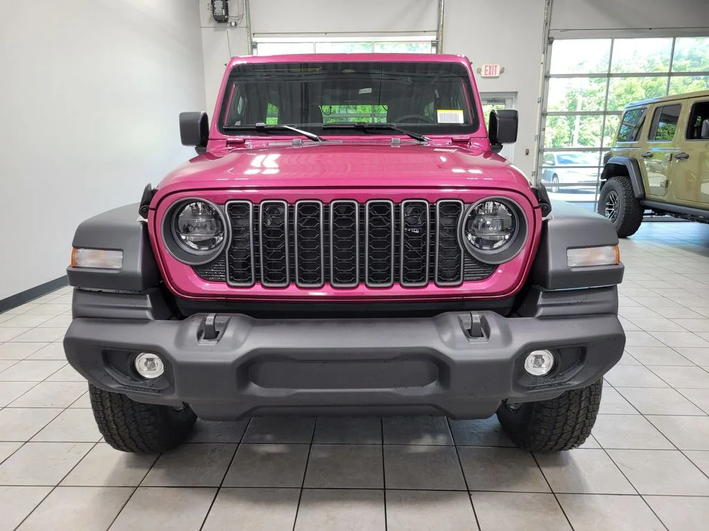 New 2026 Tuscadero Pearlcoat Jeep Sport S image 2