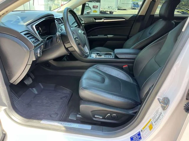 Certified Used 2019 White Platinum Clearcoat Metallic Ford Titanium image 28