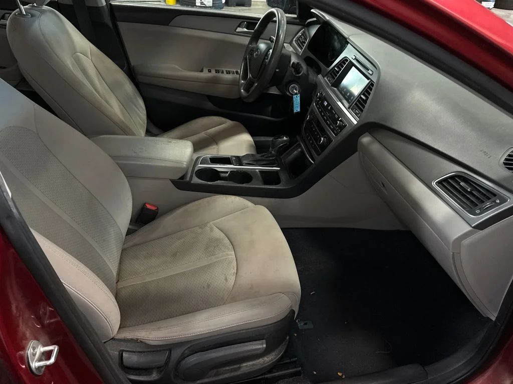 Used 2016 Red Hyundai SE image 12