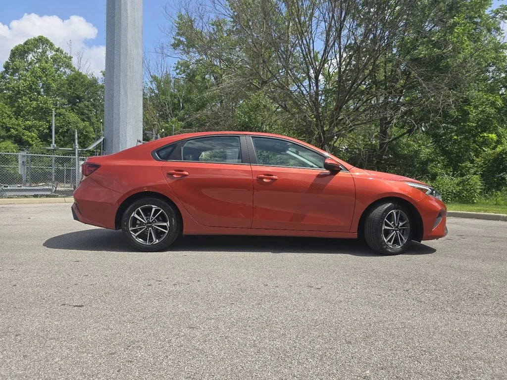 Used 2023 Red Kia LXS image 15
