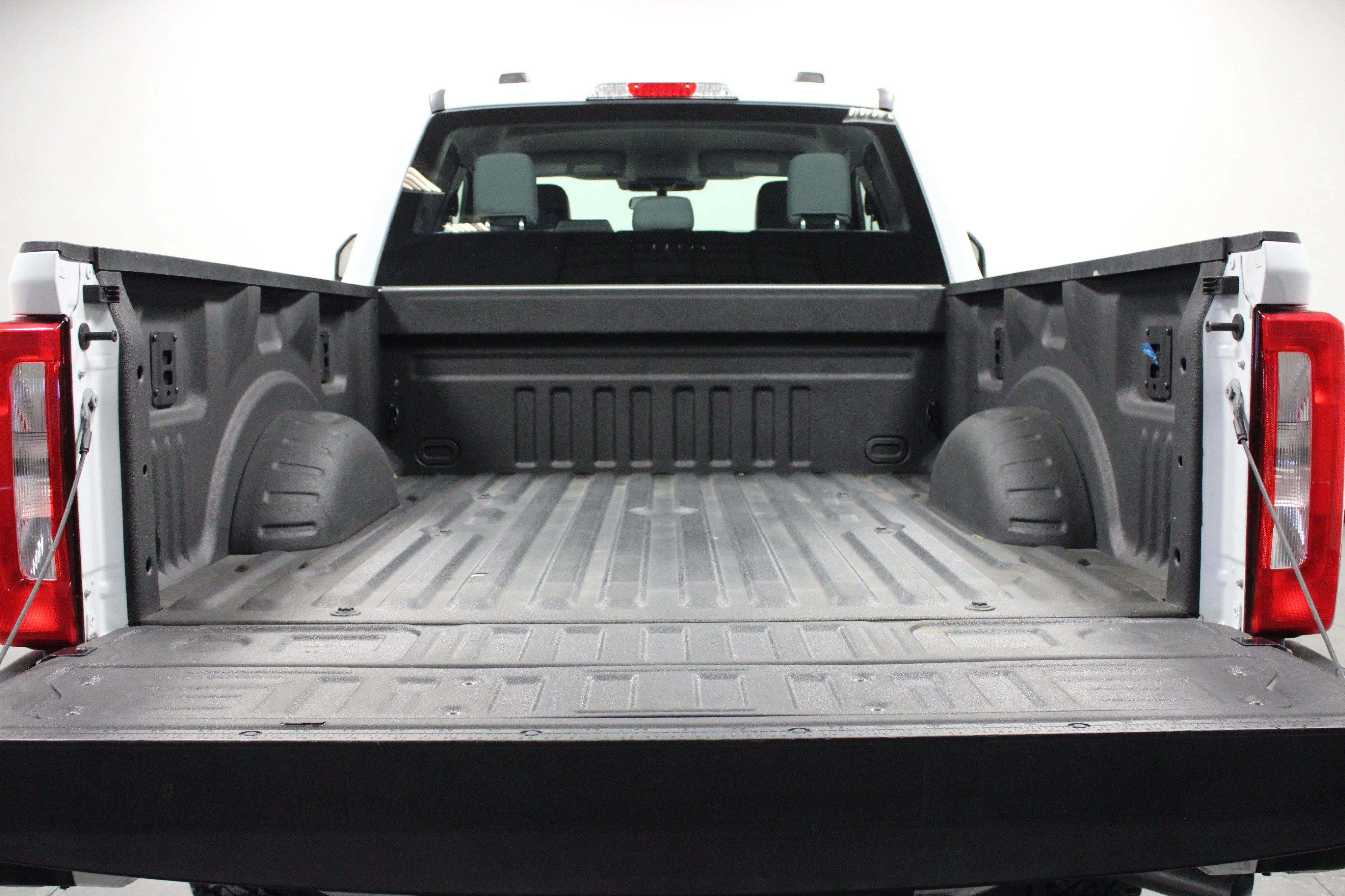 Used 2024 Oxford White Ford XL image 14