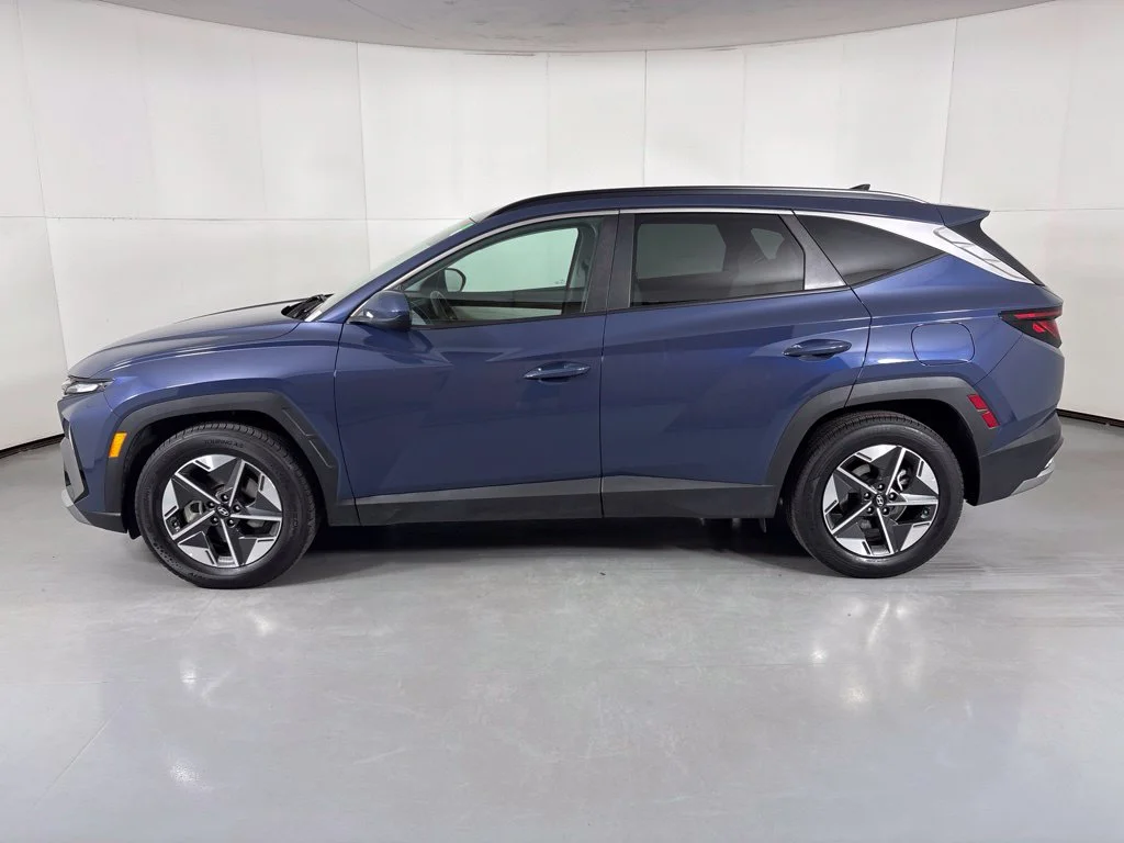 Used 2025 Blue Hyundai SEL image 5