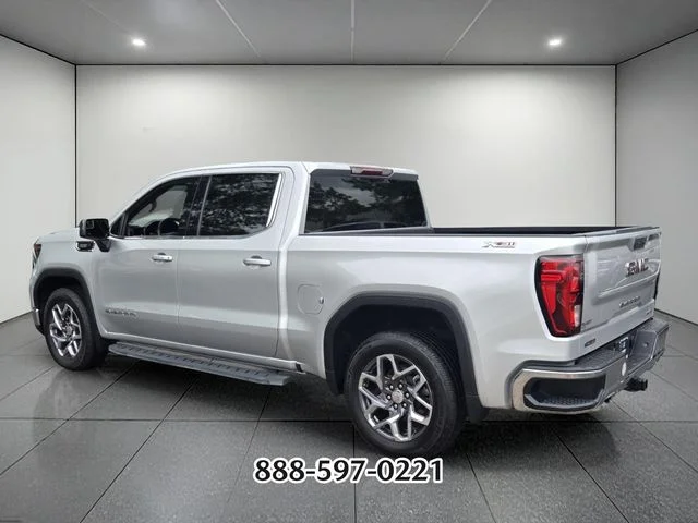 Used 2022 Quicksilver Metallic GMC SLE image 3