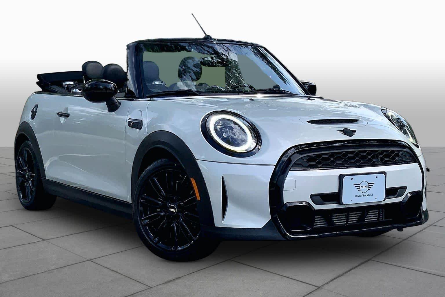 Used 2022 White Silver Metallic MINI Cooper S image 2