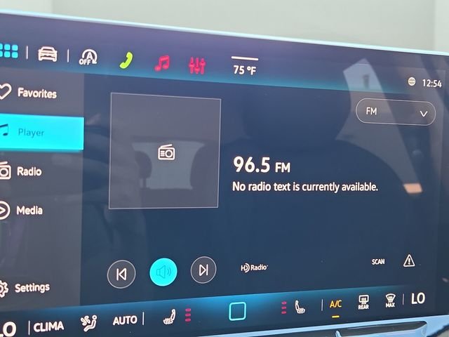 New 2026 White Volkswagen 2.0T SE image 12