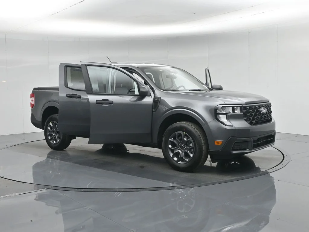 New 2026 Carbonized Gray Metallic Ford XLT image 6