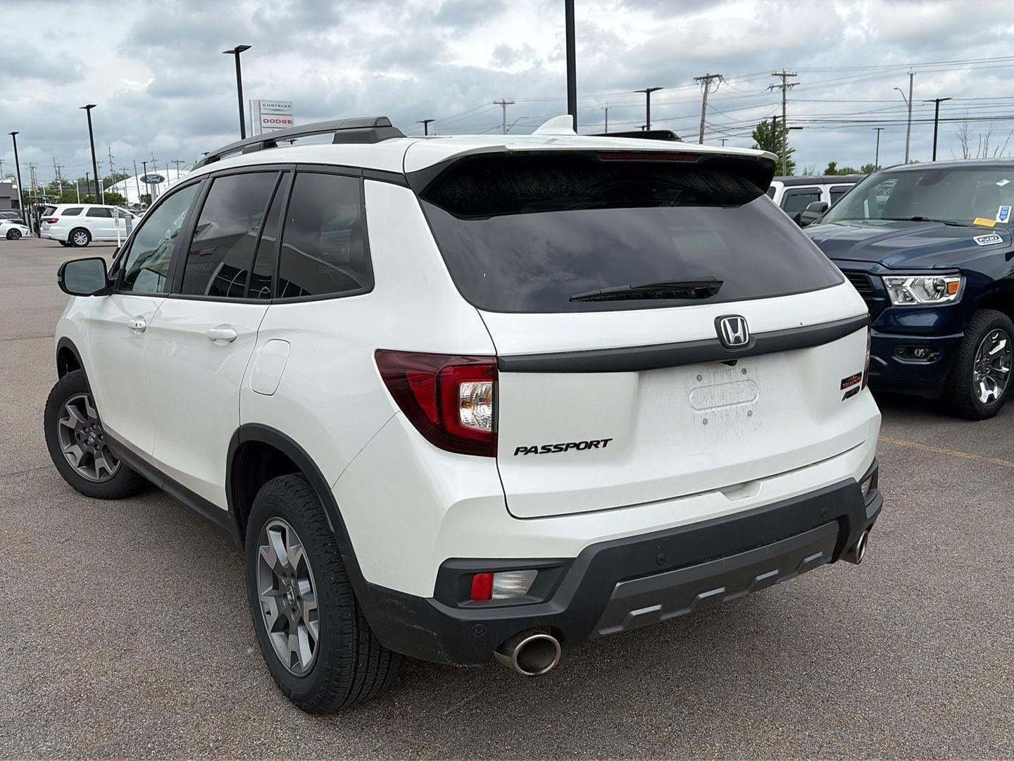 Used 2023 Platinum White Pearl Honda AWD TrailSport image 15
