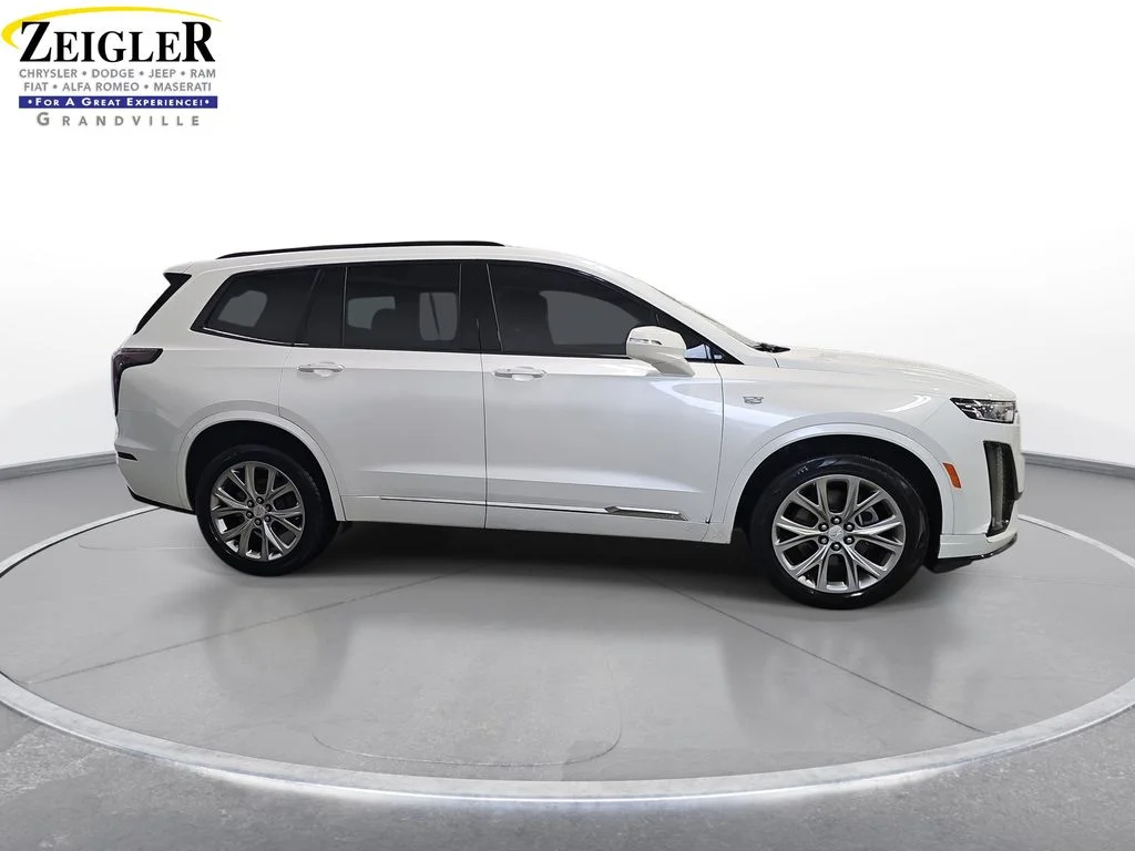 Used 2020 White Cadillac Sport image 4