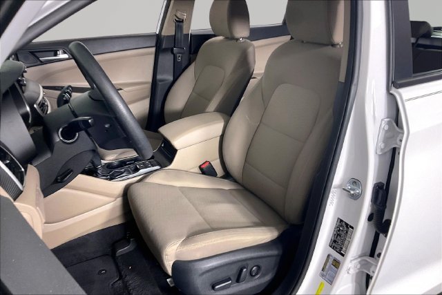 Used 2019 White Hyundai Value image 18