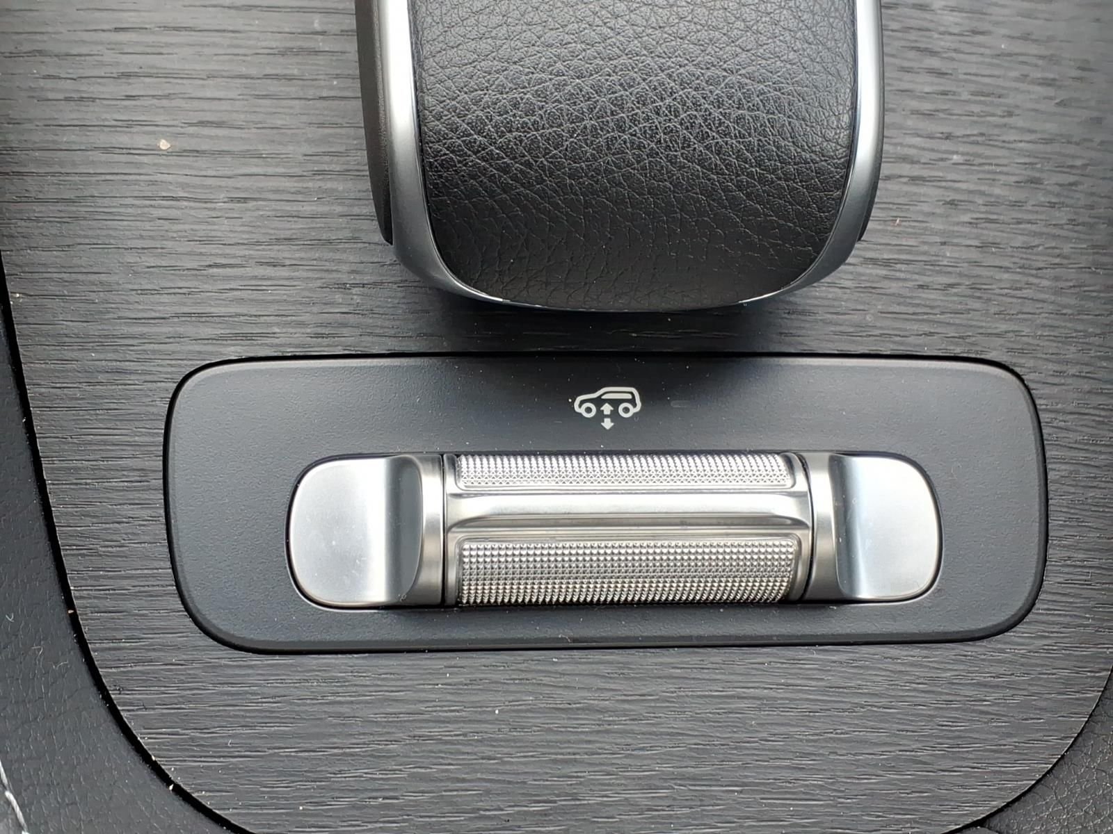 Certified Used 2025  Mercedes-Benz GLS 450 image 23
