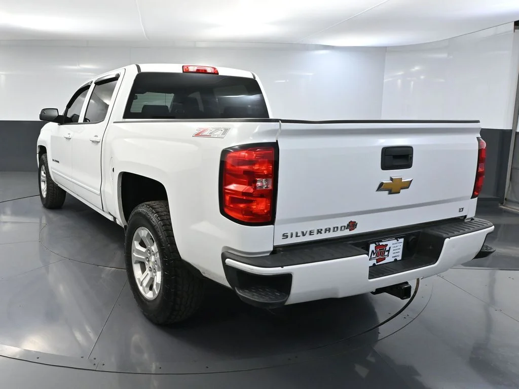 Used 2017 White Chevrolet LT image 9