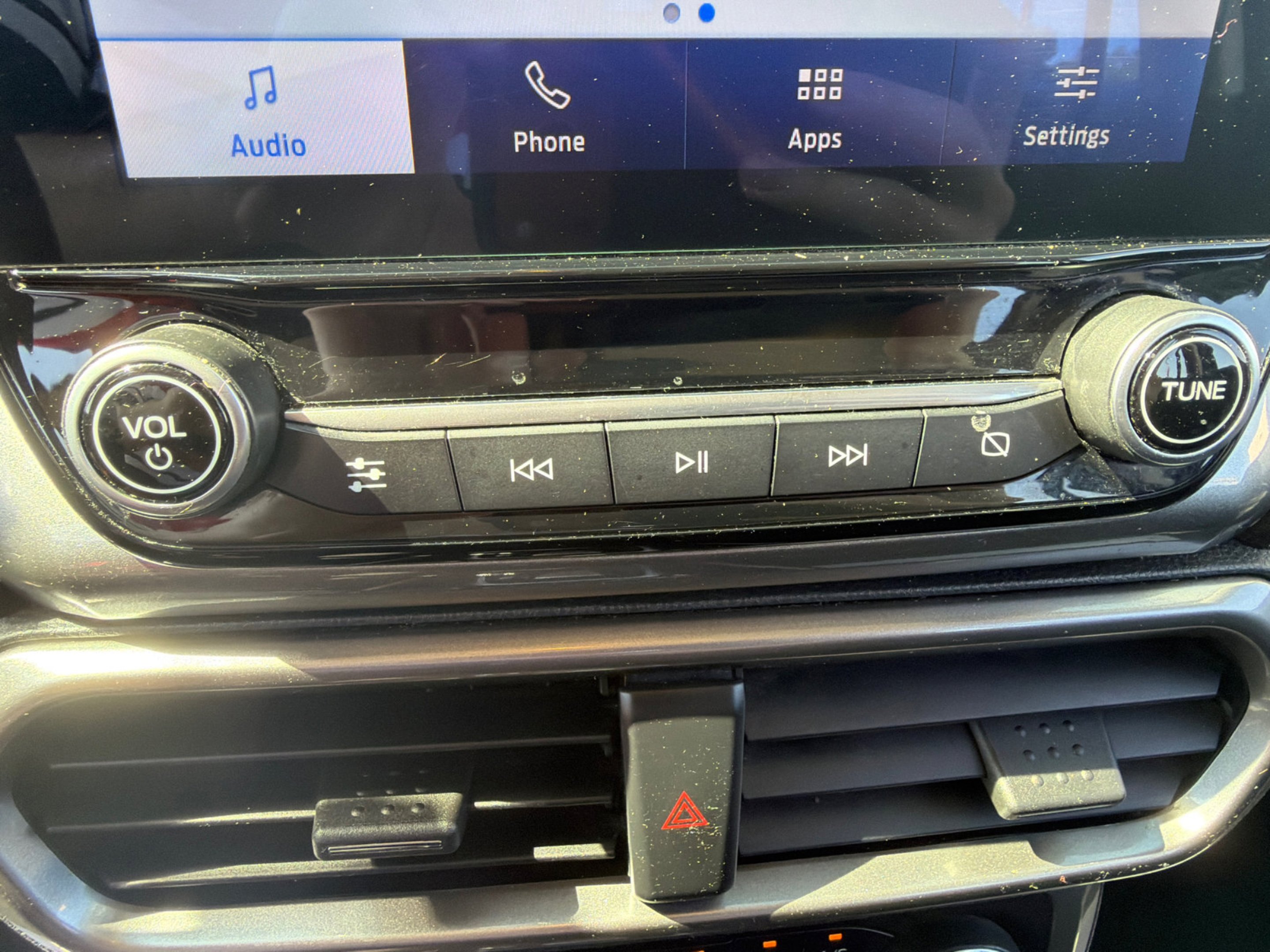 Used 2021 Shadow Black Ford SE image 25