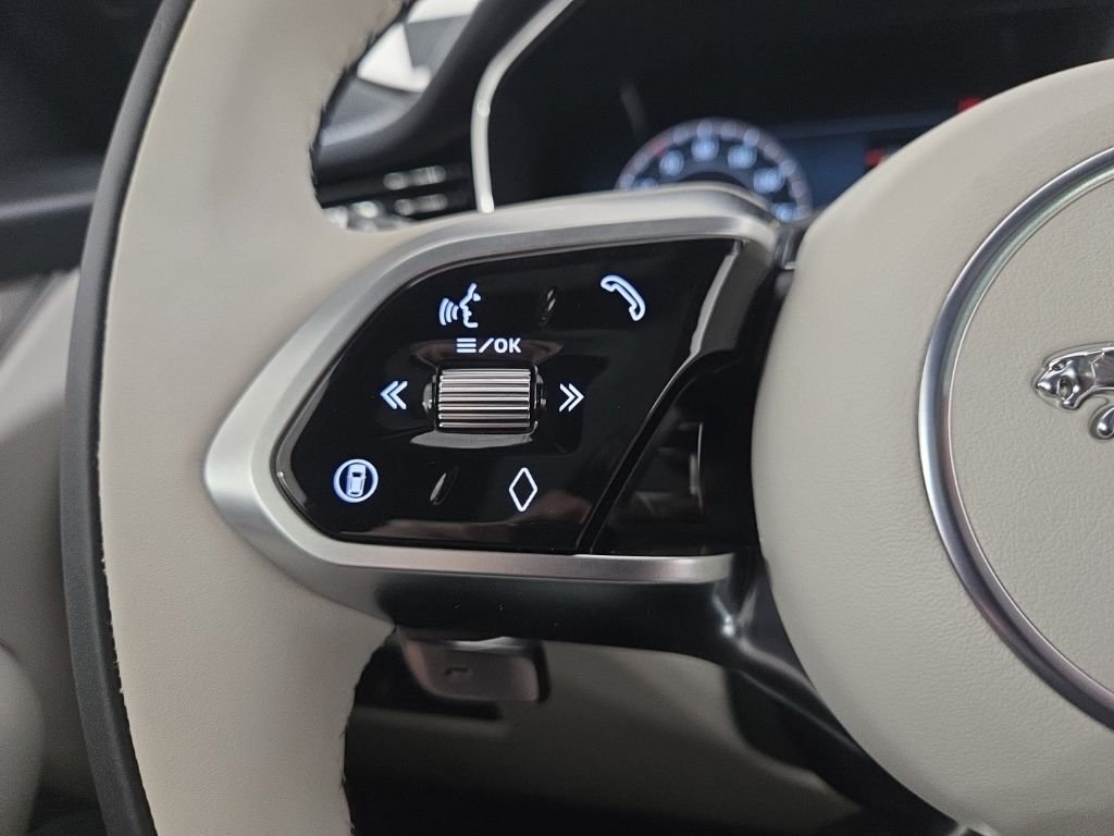 2026 Jaguar F-Pace R-Dynamic S - Photo 19